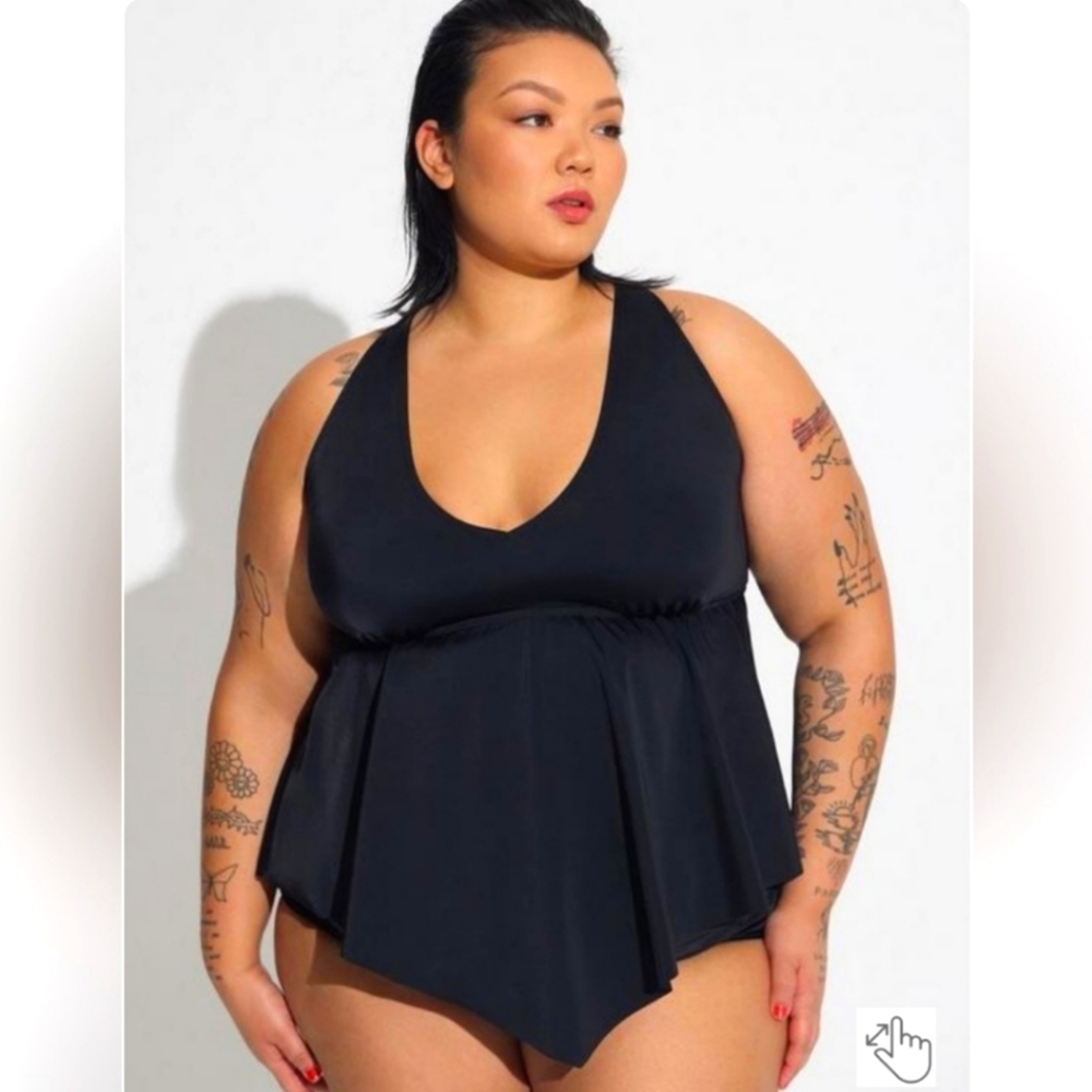 TORRID Wireless V-Neck Tankini, Size 2